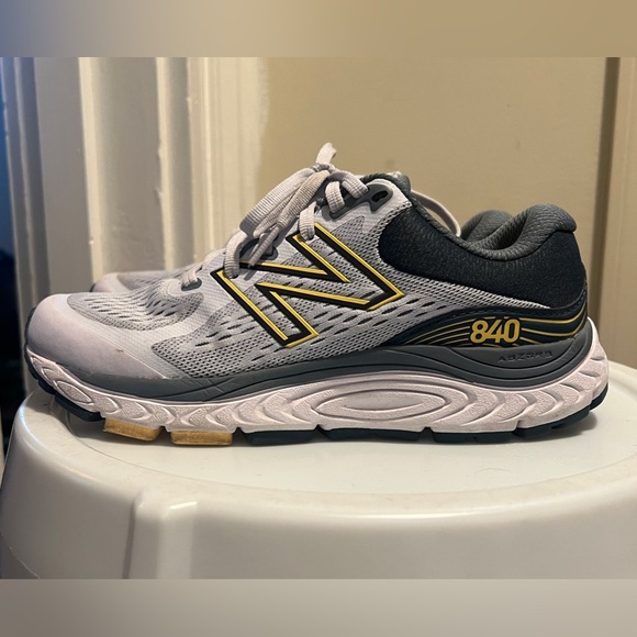 New Balance 840 v5 Mango Womens - Picture 2 of 5